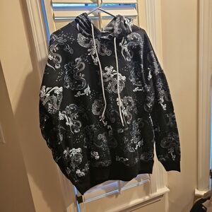 Women's brand new without tags Stella viva dragon sweatshirt size large